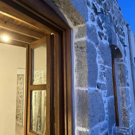 Nisyrian Memories- Traditional Wood & Stone House شقة *