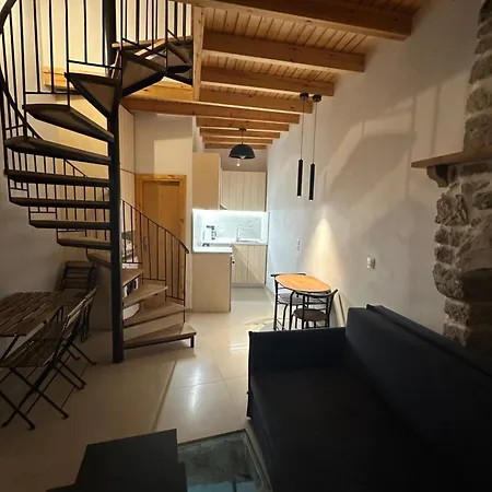 Nisyrian Memories- Traditional Wood & Stone House شقة
